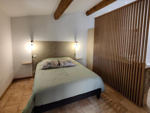Boisset-et-Gaujac Cama Y Desayuno | L'Olive, chambre agréable au Mas des Roses