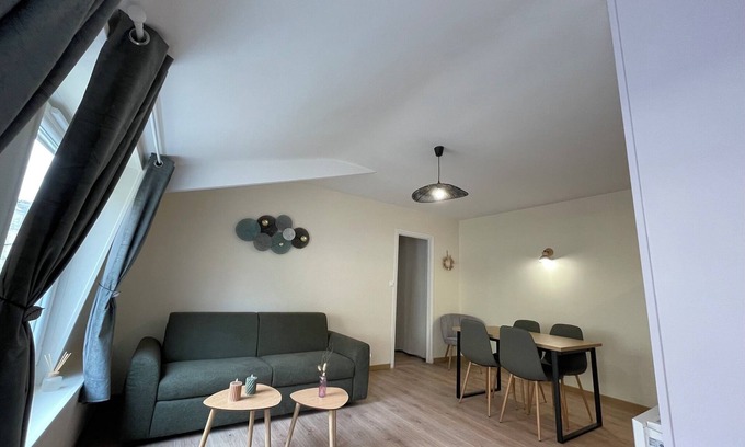 Ardres Apartamento | L'olive - fitted kitchen, city center, fiber