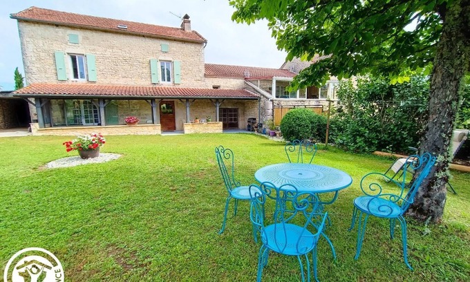 Cours Casa | L'Oustal de Zélie - BELLEFONT LA RAUZE