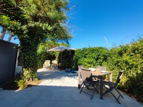 Roquefort-la-Bedoule Apartamento | L'OUSTO - Studio avec magnifique Terrasse à 5 min de Cassis
