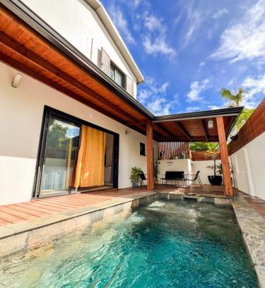 Petite-ÃŽle Villa | La Ŵilla, piscine et parking privatif, accès mer et sentiers!