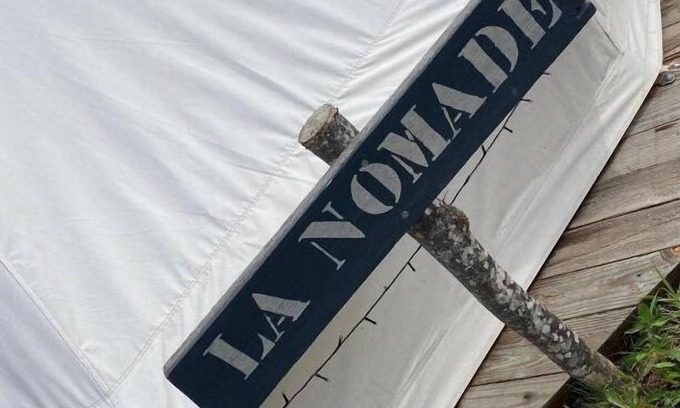 Thiel-sur-Acolin Alquiler De RV | La Nomade-Tienda de campaña-Moderno-Baño con bañera-Vista al campo