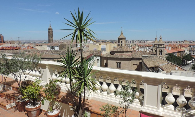 Centro histórico de Zaragoza Apartamento | LA BALAUSTRADA, LAS MEJORES VISTAS EN EL CENTRO Y CON PARKING INCLUIDO