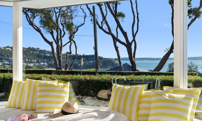 Whale Beach Casa | LA BALENA by Palm Beach Holiday Rentals