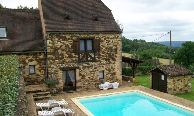 Audrix Cabaña | LA BARONNIE 4/6 pers 24260 Audrix cerca de los sitios más visitados de Périgord Noir