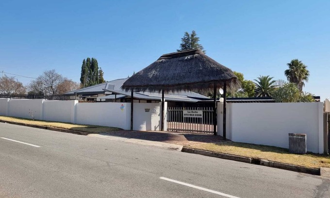 Parys Casa | La Belle Guesthouse