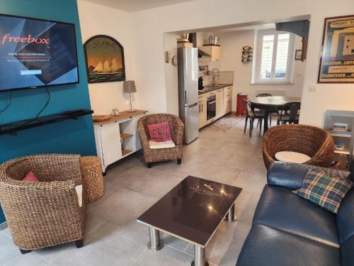 Fecamp Casa | La Belle Poule, Vue port et mer, 4 personnes