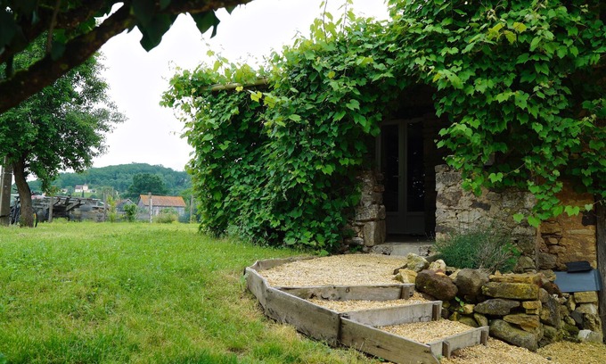 Siorac-en-Perigord Cabaña | La Bergerie en Périgord Noir, casa de piedra de 1 dormitorio con terraza y piscina