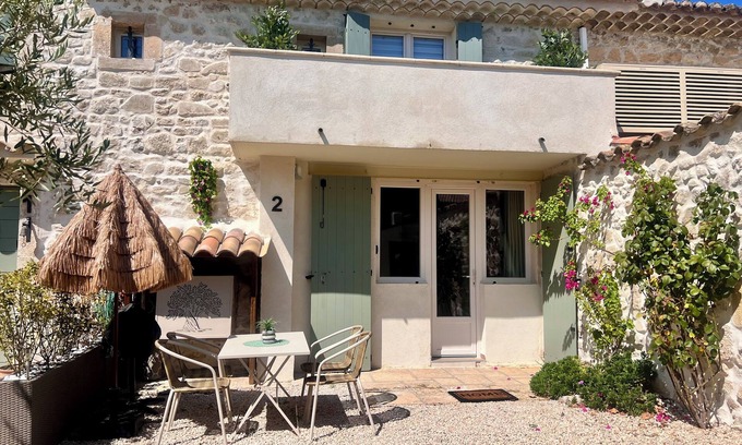 Mouries Casa | La Bohème 2, Mouries Centre au Cœur des Alpilles : Cosy T2 Avec Terrasse