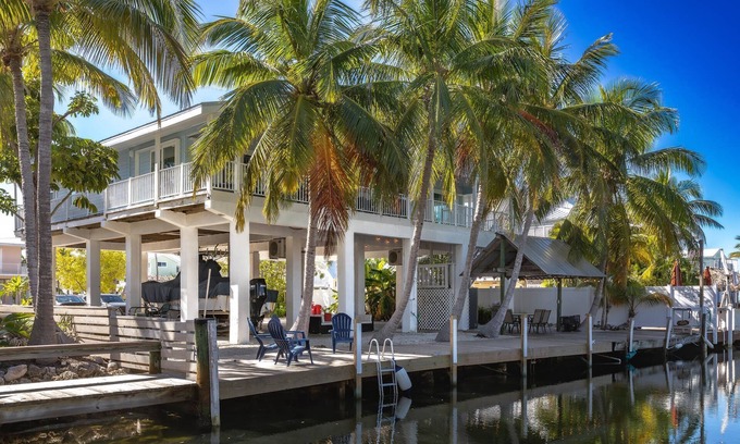 Little Torch Key Casa | La Brisa: Discover Paradise, Exquisite Canal Front Home on Little Torch Key, Dockage & Dog-Friendly!