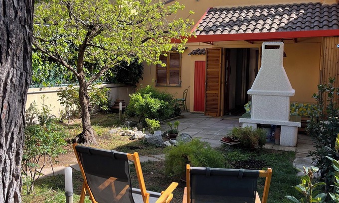 Sirolo Casa | La Buganvilla: a cozy cottage with garden near the center of Sirolo