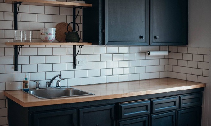 Winnipeg Casa | La Cabane Guesthouse- Cozy urban cabin feel in the French Quarter