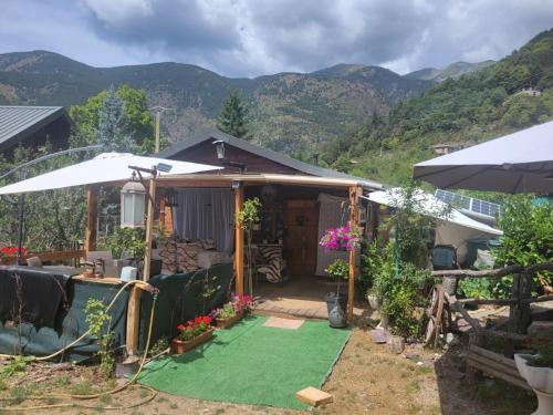 Valdeblore Cama Y Desayuno | LA CABANE, petite chambre agréable chez l'habitant, maison toute en bois