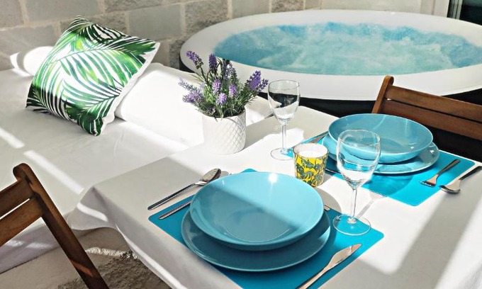Los Franceses-la Vega Apartamento | La Calita Escondida - Jacuzzi y Cocina en Terraza Privada - Piscina y Parking Gratis