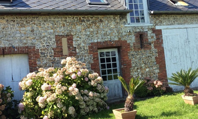 Angerville-la-Martel Casa | El campo junto al mar.