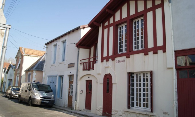 Quartier du Casino Apartamento | LA CARAVELLE 3 5 MINUTES FROM THE SEA, CENTER 1ST FLOOR THROUGH TERRACE