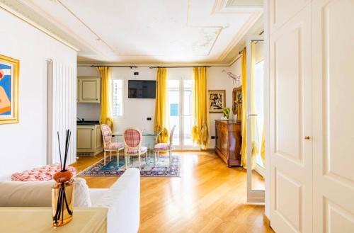 Loano Apartamento | La Casa al mare Centro storico di Loano con GARAGE