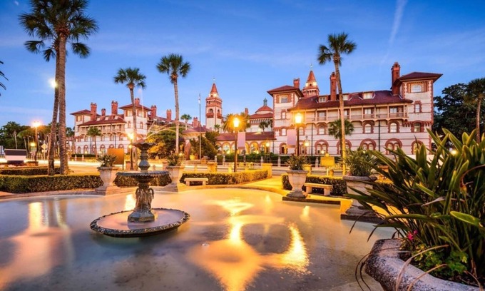 St. Augustine Cabaña | La Casa Caliente - Spa | Romantic Tiny Retreat Near Beaches & Old Town