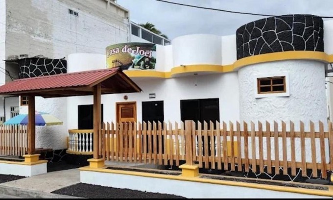 Puerto Villamil Casa | La Casa de Joel