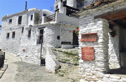 Trevelez Casa | La Casa de la Bombilla Verde
