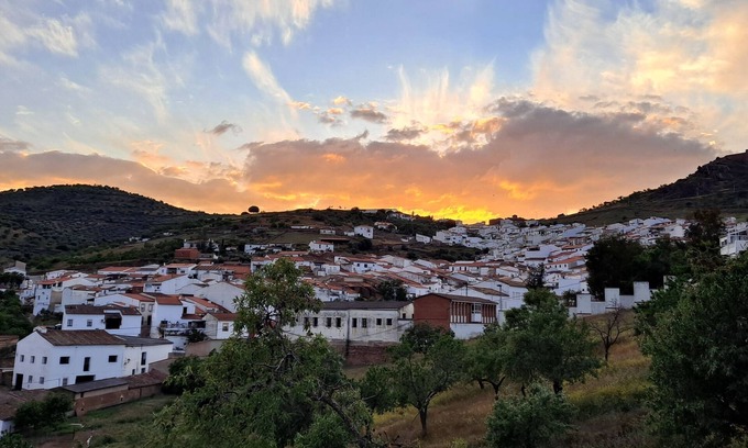 Feria Cabaña | La Casa del Barranco que mira al Pico.