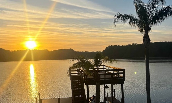 Land O' Lakes Casa | "La Casa Del Lago" Lakefront Oasis w/ Jet Ski rental Avl!
