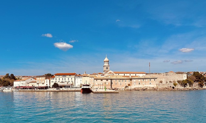 Omisalj Apartamento | La Casa di Pietra - Old Town Apartment °2 with air conditioning, WiFi, close to the beach