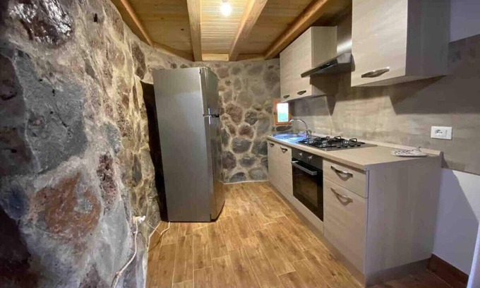 Orosei Chalet De Esquí | La Casa di Pietra Open-plan studio in a country area