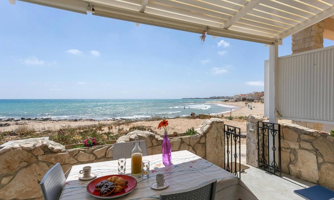 Casuzze Casa | La Casa in Riva al Mare