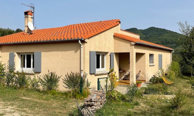 Saint-Laurent-de-Cerdans Casa | La Casa in the mountains at Cerdan Art + Nature
