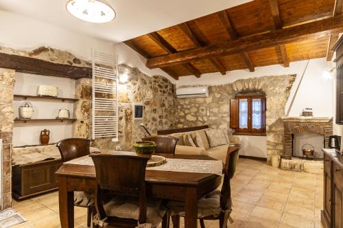 Vico del Gargano Apartamento | La Casa nella pietra suite Gargano