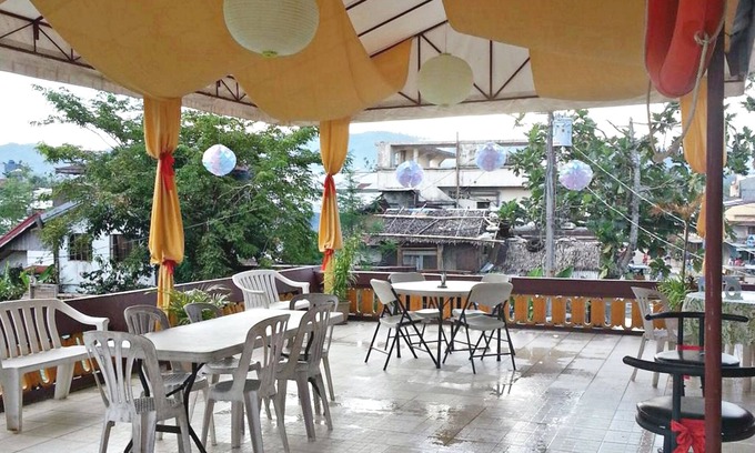 Caramoan Hotel | La Casa Roa Hostel