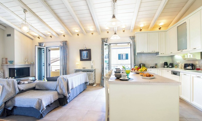 Corfu Town Apartamento | La Casa Sedici by Corfu Escapes