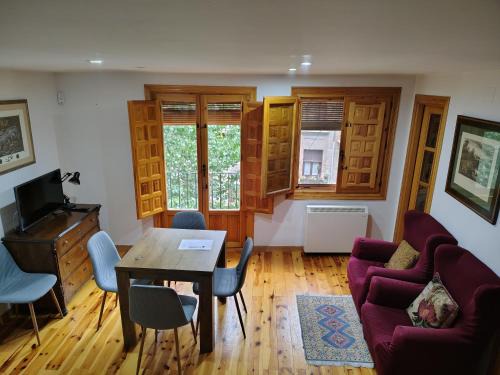 Centro histórico Apartamento | La casa sobre el rÍo