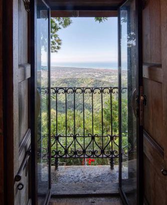 Seravezza Casa | La Casa sul Forte