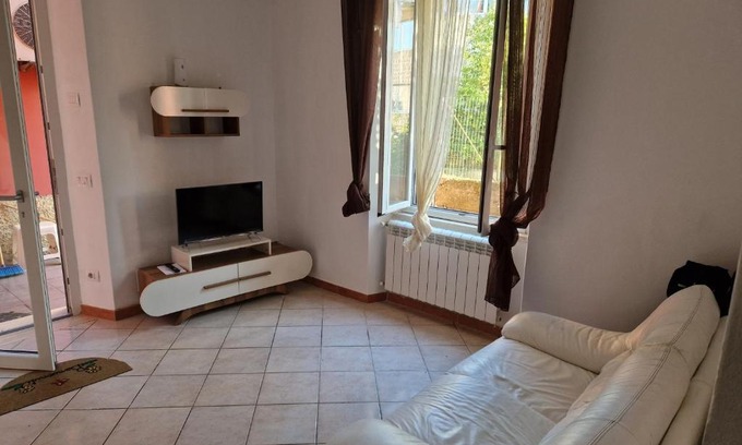 Sarzana Apartamento | La Casa sull'argine