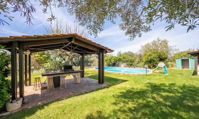 Cozzana Casa | La Casa Sulla Roccia Trulli Pool