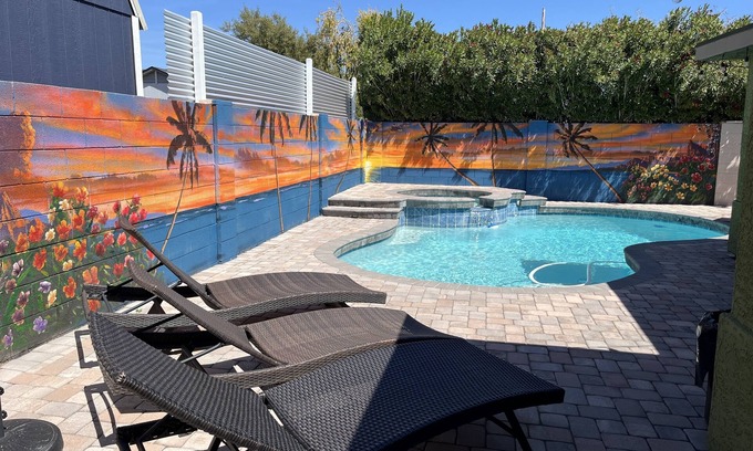 Glendale Casa | La Casa Verde, Pool, Cardinal Stadium, casino, Desert Diamond Arena and more.