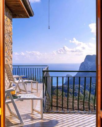 Schiazzano Casa | La casetta di Rosetta, breathtaking Li Galli sea view