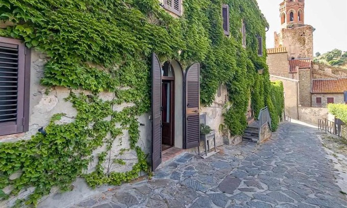 Castiglione della Pescaia Apartamento | La Casina di Rosi vivere nellantico borgo