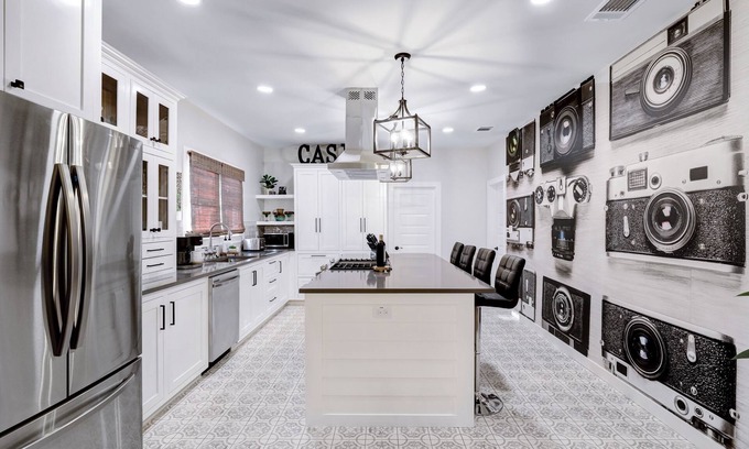 Monte Vista Casa | La Casita- a luxury cottage home located in the heart of San Antonio- sleeps 6-8
