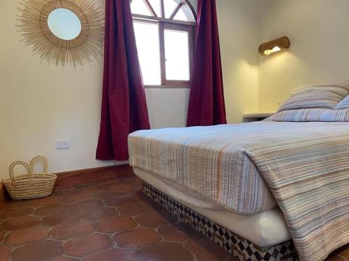 Escamequita Chalet De Esquí | La casita blanca, Las Planadas next Yankee Beach