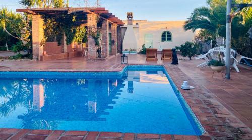 Alcalá de Guadaira Apartamento | La Casita del Cactus - Casa de campo con piscina