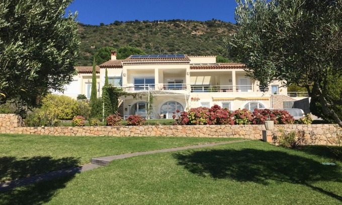 Pau Apartamento | La Casita