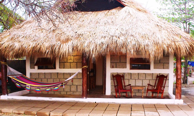 San Diego Casa | La Casita Nica. En frente de la casa se encuentra una de las mejores olas de Nicaragua.