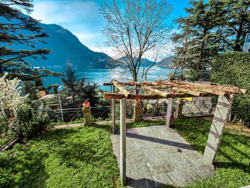 Castagnola Apartamento | La Castignola con vista lago di Lugano e giardino condiviso