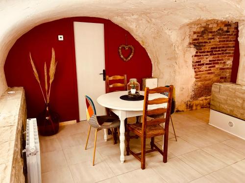 Renaison Apartamento | La Cave aux Lumières - Proche centre-ville - 2 chambres - Wifi