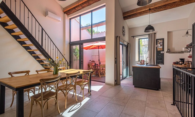 Conilhac-Corbieres Casa | "La Cueva" El encanto de una casa de vacaciones en el corazón de un pueblo de Corbières
