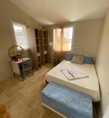 Saint-Maurice-la-Clouere Casa | La chambre solaire à la ferme
