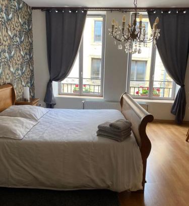 Sedan Cama Y Desayuno | La Chambre d'Angèle